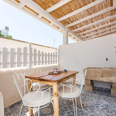 Terrazza E Conchiglie Tatil Evi Torre Suda