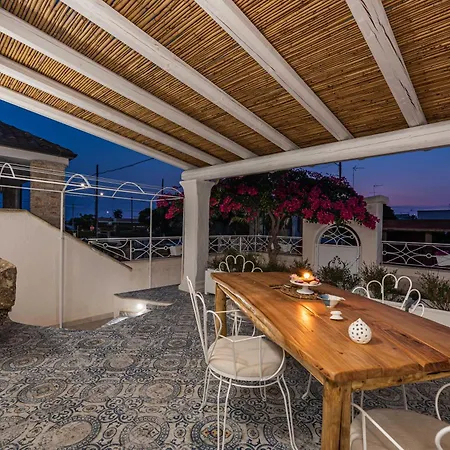 Terrazza E Conchiglie Tatil Evi Torre Suda